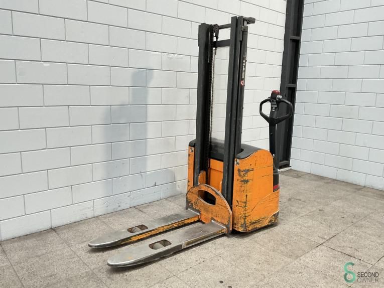Stackers Electric Still EGV14 2003