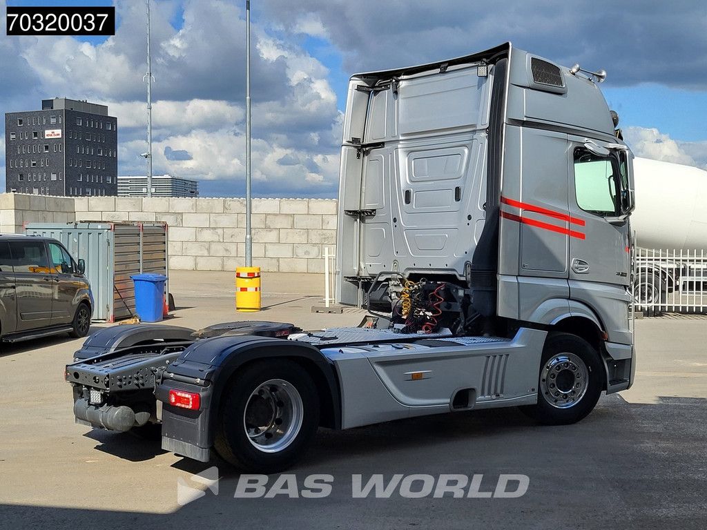 Mercedes Actros Actros 1963 4X2 GigaSpace Retarder Full-Air 2xTanks Alcoa's ACC Navi