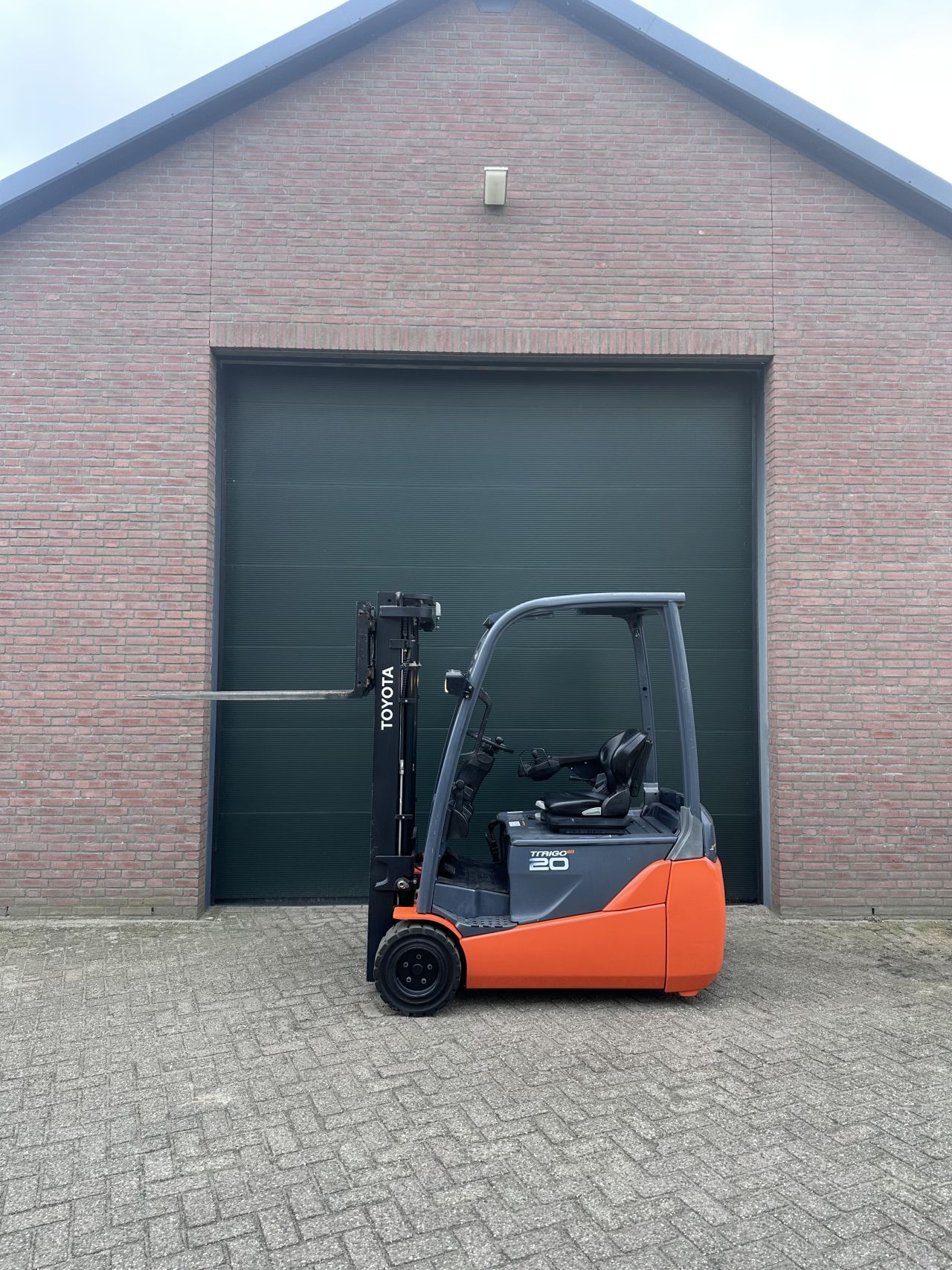 Toyota 8FBET20 2000kg triplo elektrische heftruck