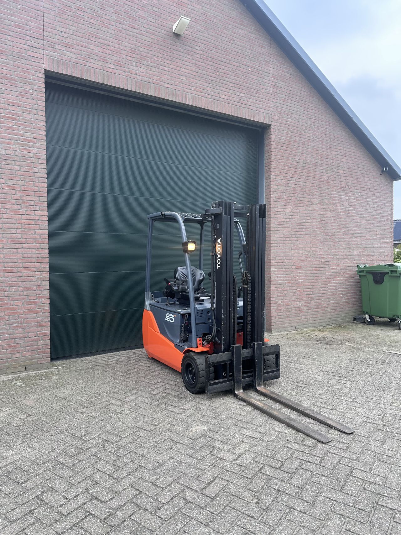 Toyota 8FBET20 2000kg triplo elektrische heftruck