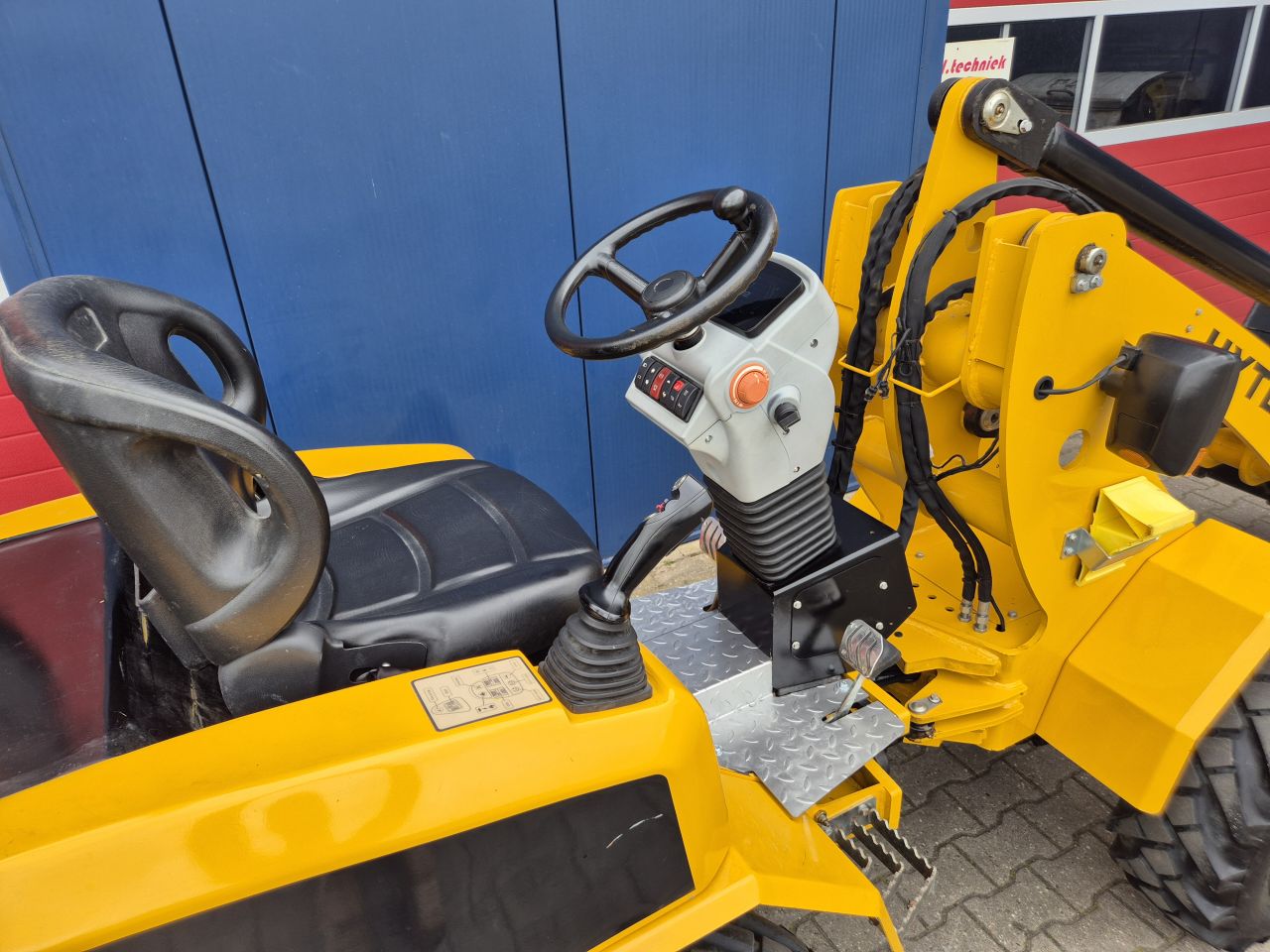 HYTEC X200 SHOVEL BOUWJAAR 2022 MET SLECHTS 208 UUR