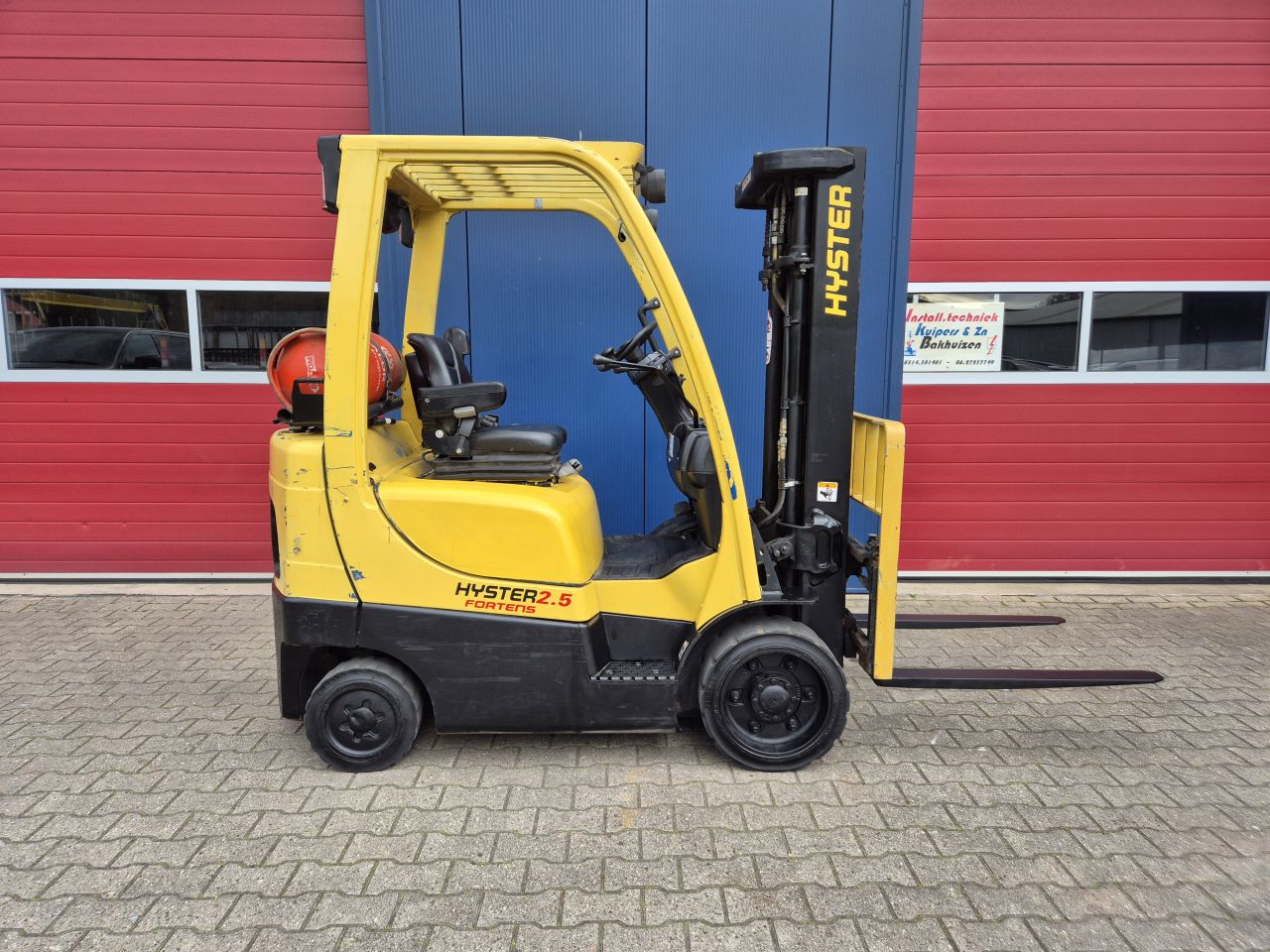 HYSTER S2.5 HEFTRUCK LPG TRIPLOMAST EN SIDESHIFT BJ 2008