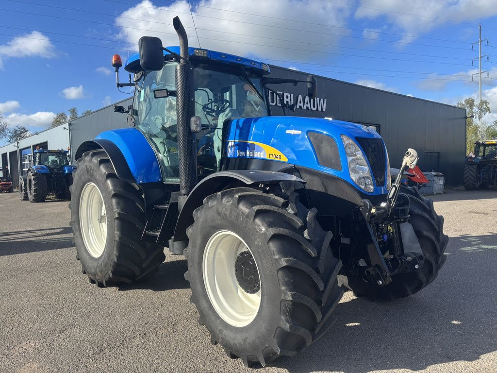 NEW HOLLAND T7040 AC