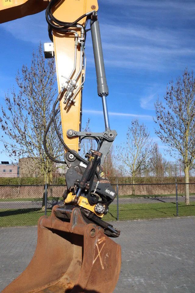 Liebherr R924 LC | ROTOTILT + GRIPPER | 2X BUCKET