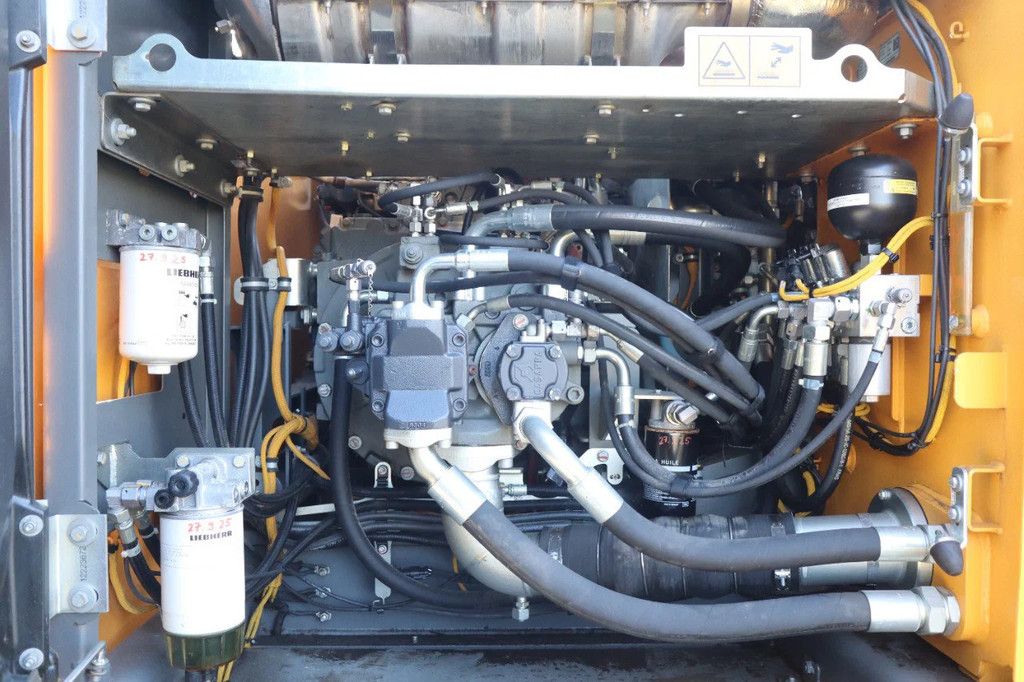 Liebherr R924 LC | ROTOTILT + GRIPPER | 2X BUCKET