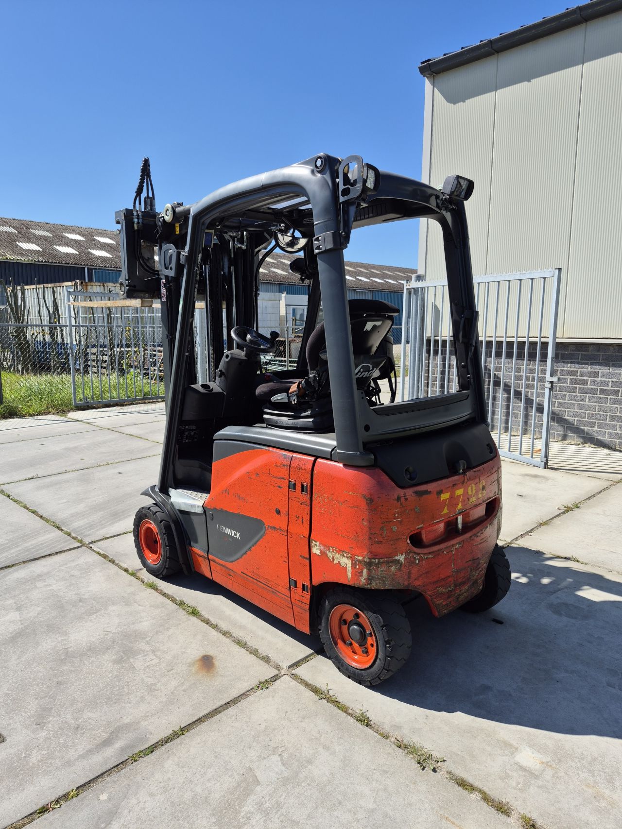 Linde E18PH-02 triplex sideshift vorkversteller bj 2018