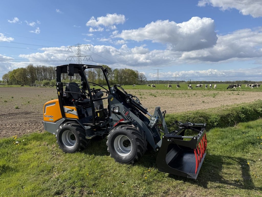 Giant G2700 HD+ minishovel / kniklader NIEUW