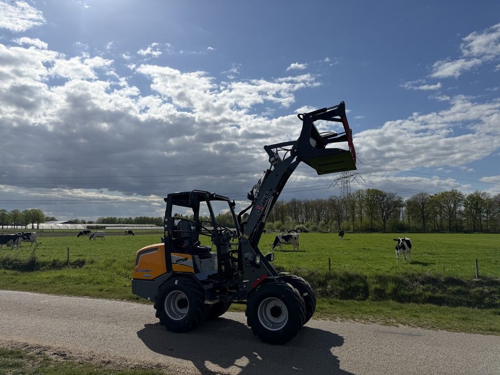 Giant G2700 HD+ minishovel / kniklader NIEUW