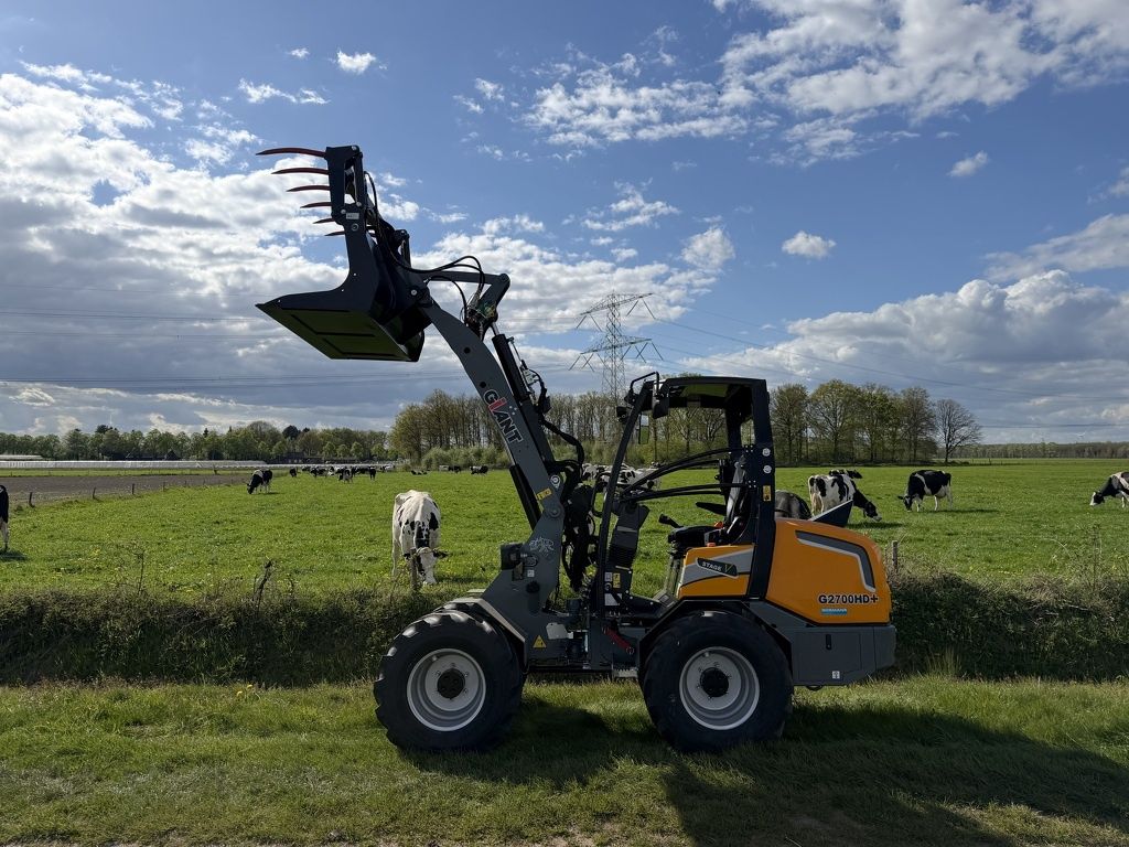 Giant G2700 HD+ minishovel / kniklader NIEUW