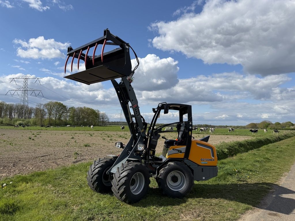 Giant G2700 HD+ minishovel / kniklader NIEUW