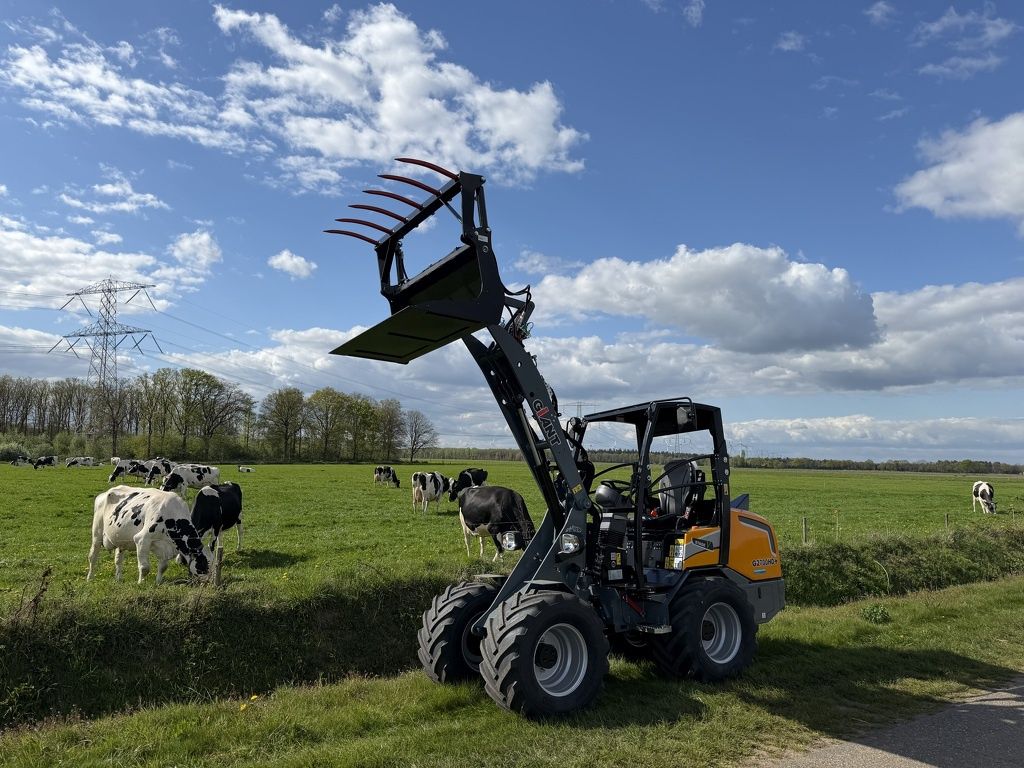Giant G2700 HD+ minishovel / kniklader NIEUW