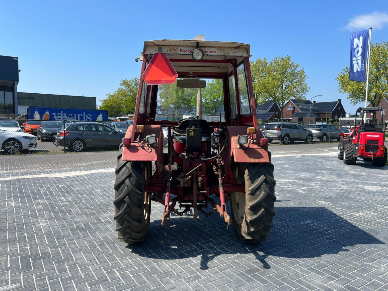 International 633 met cabine