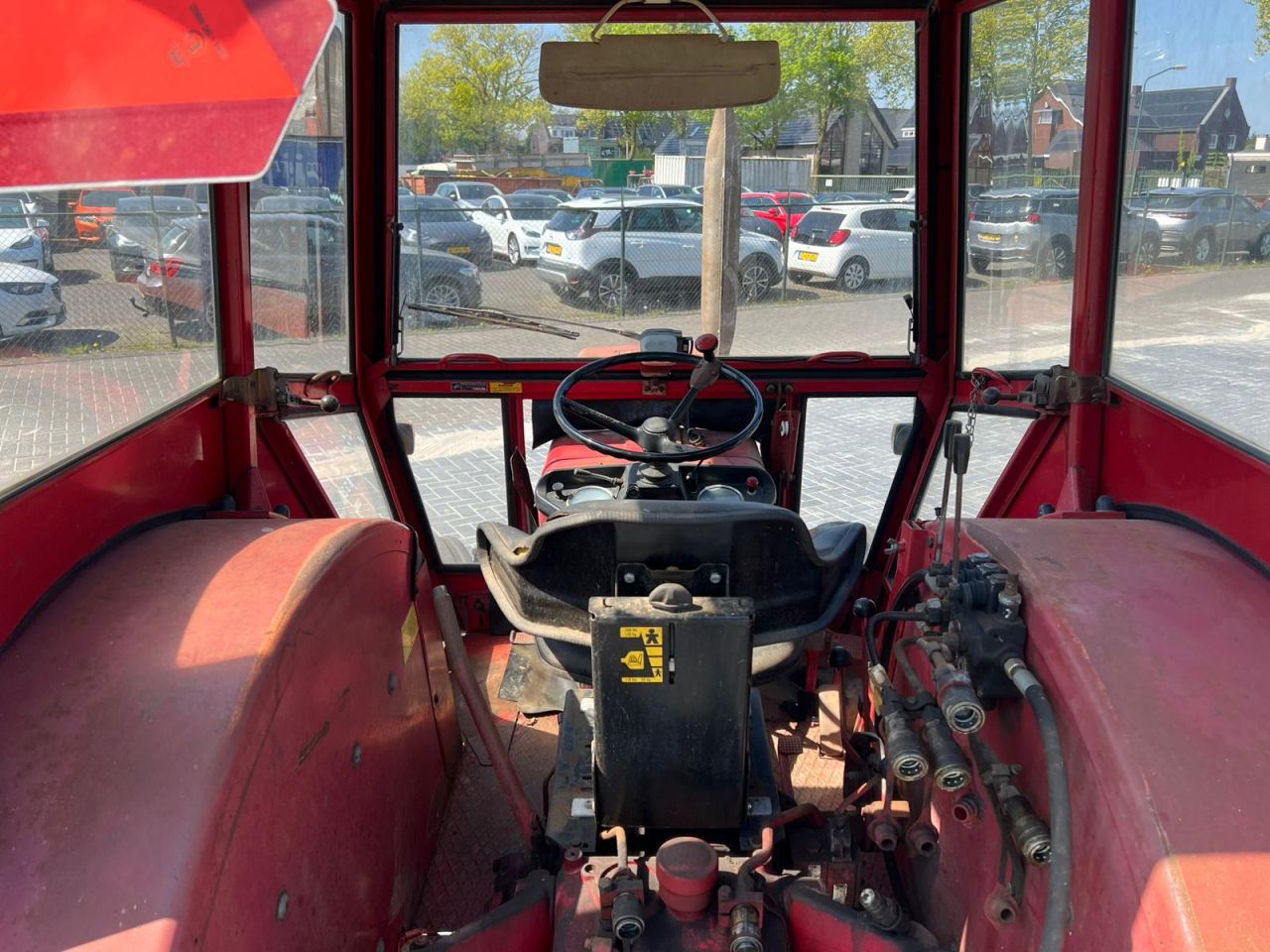 International 633 met cabine