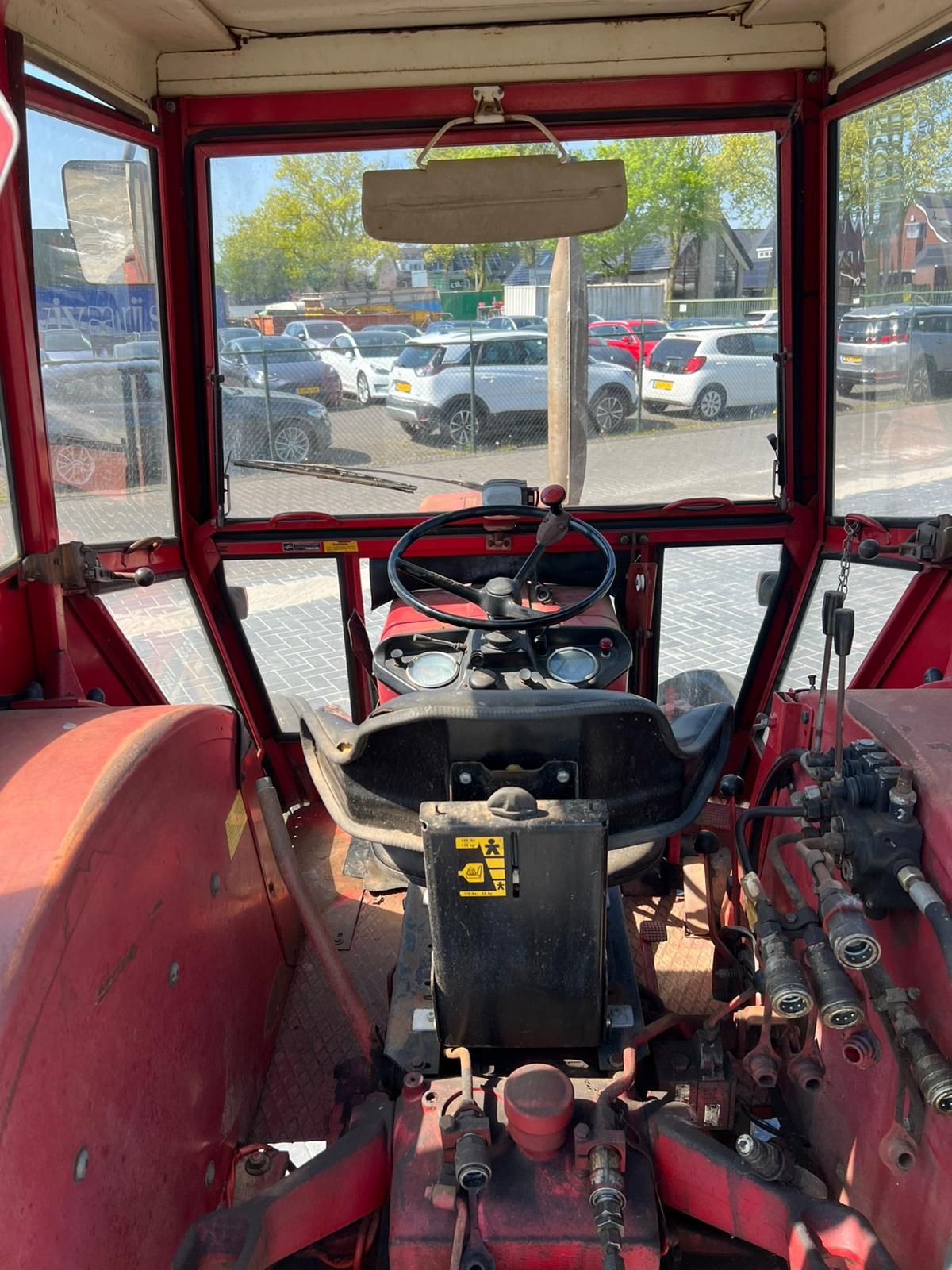 International 633 met cabine