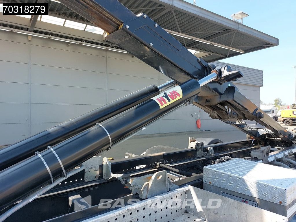 Volvo FM 460 6X2 Penz Crane 15Z9 50R Hyva 20-57 S Lift-Axle Automatic VEB Euro 6