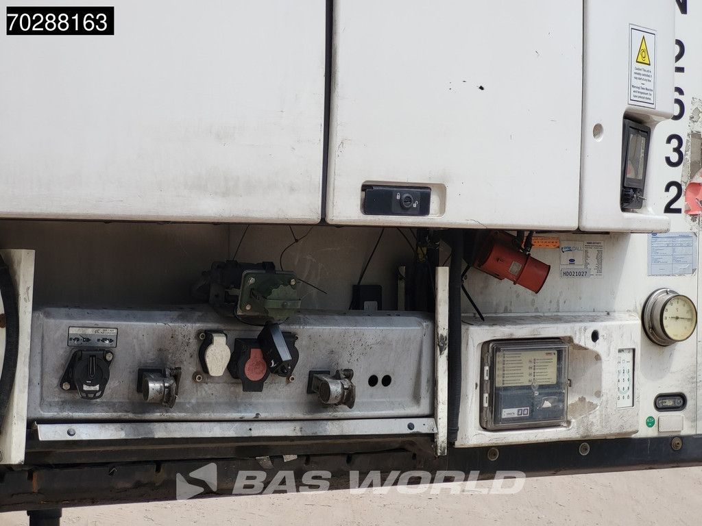 Schmitz Carrier 3 axles Doppelverdampfer Tailgate Palettenkasten Blumenbreit LBW