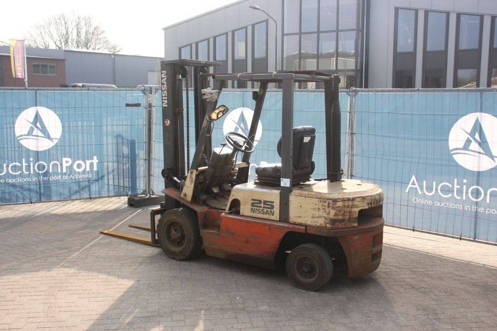 Gabelstapler Nissan FJ02A25 Diesel 2500 kg