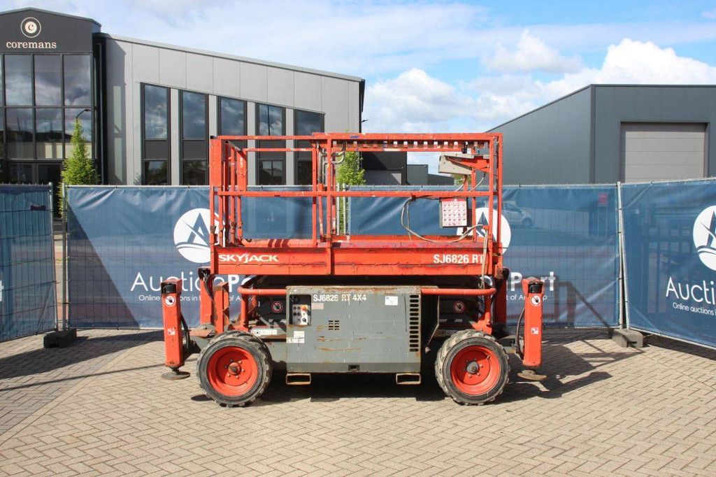 Schaarhoogwerker SkyJack SJ6826RT Diesel 10m 2018