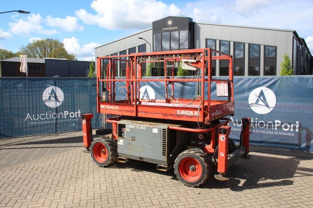 Schaarhoogwerker SkyJack SJ6826RT Diesel 10m 2018