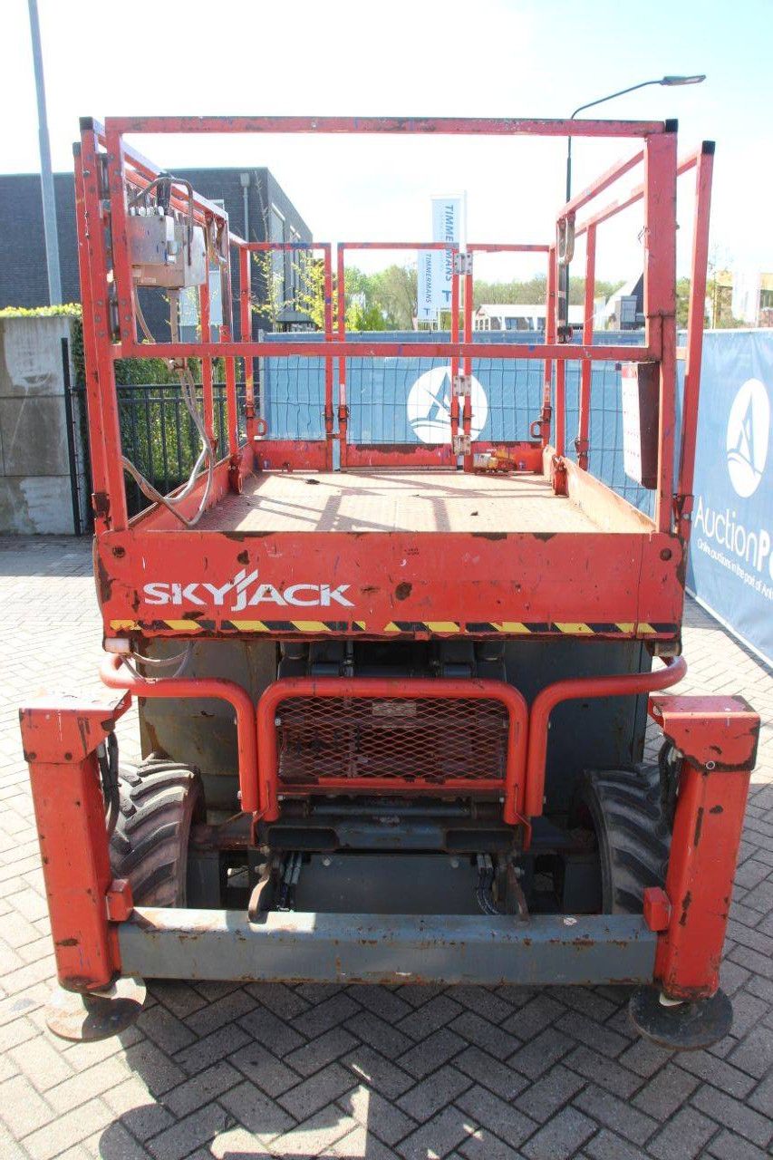 Schaarhoogwerker SkyJack SJ6826RT Diesel 10m 2018