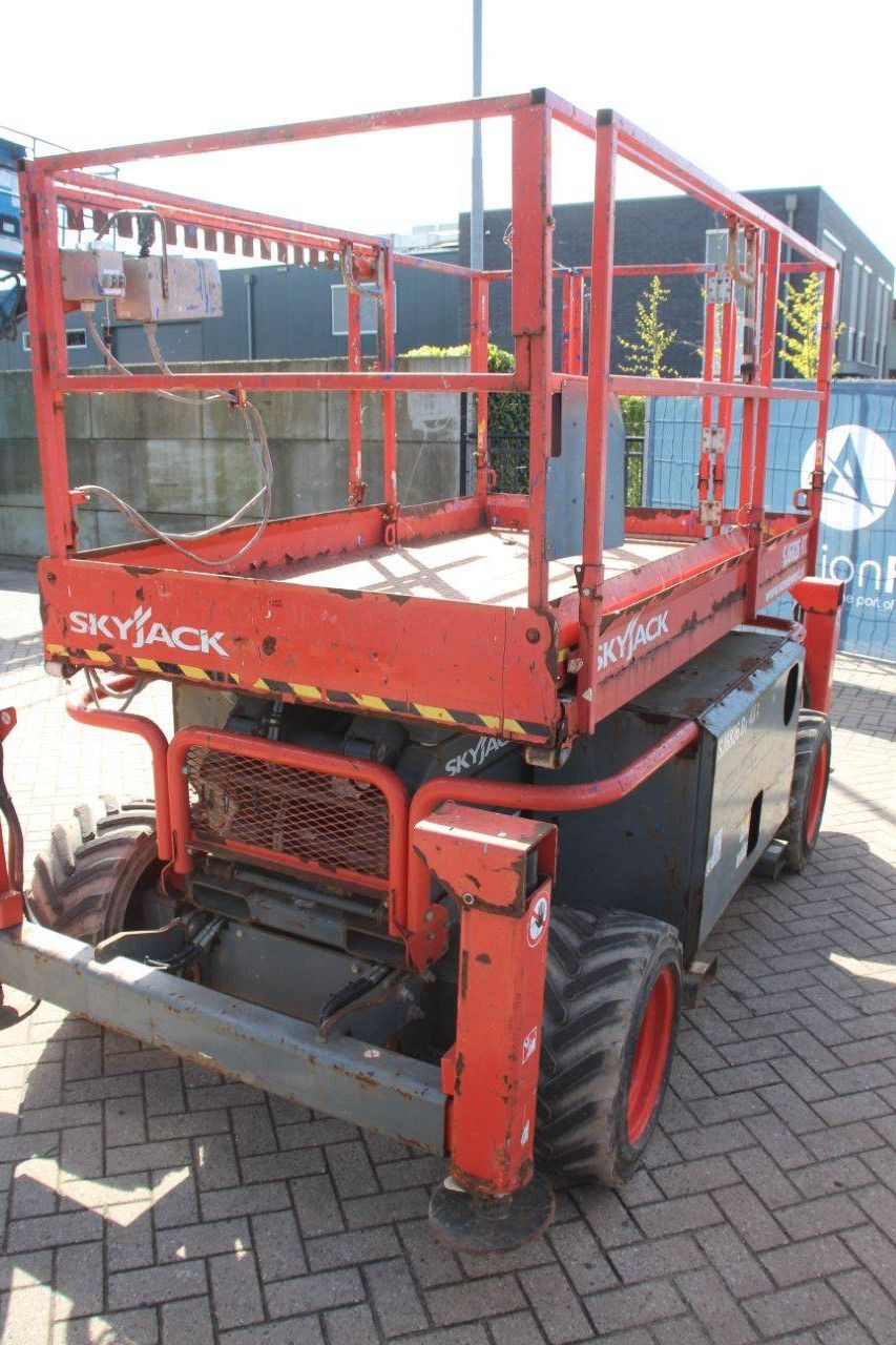 Schaarhoogwerker SkyJack SJ6826RT Diesel 10m 2018