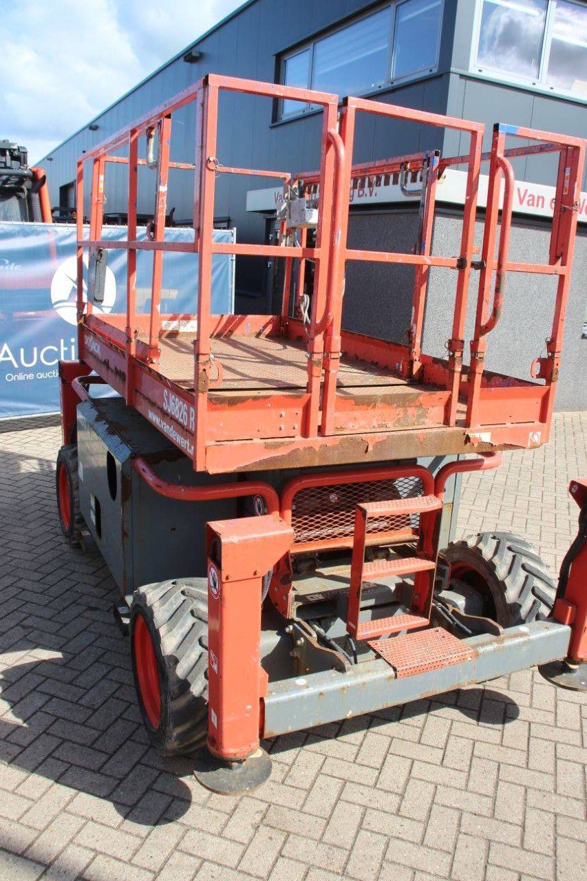 Schaarhoogwerker SkyJack SJ6826RT Diesel 10m 2018
