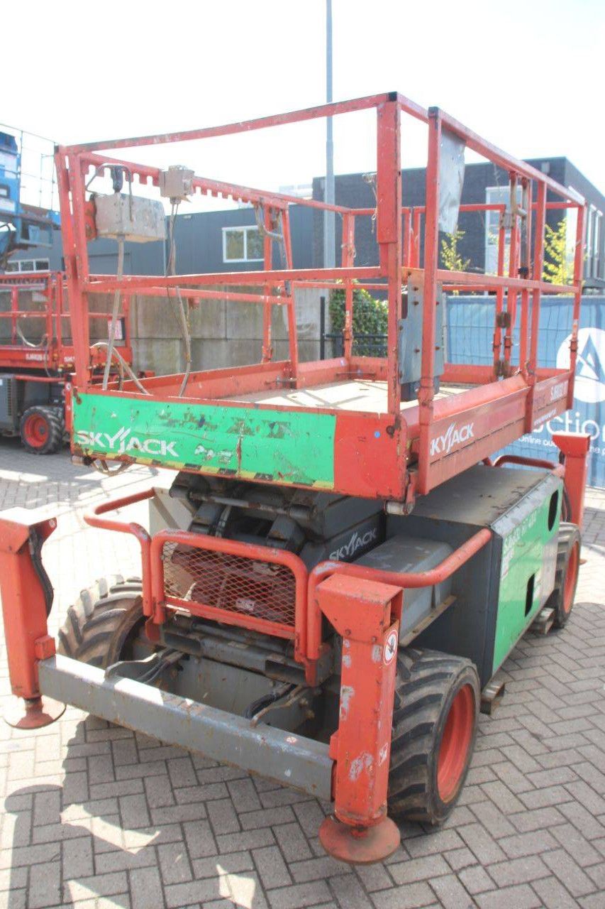 Schaarhoogwerker SkyJack SJ6832RT Diesel 12m 2015