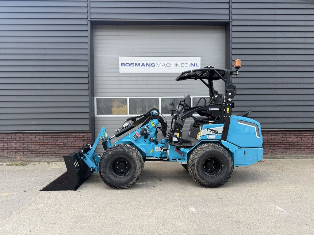 Giant G2700 X-TRA HD+ minishovel BJ 2024 1066 uur