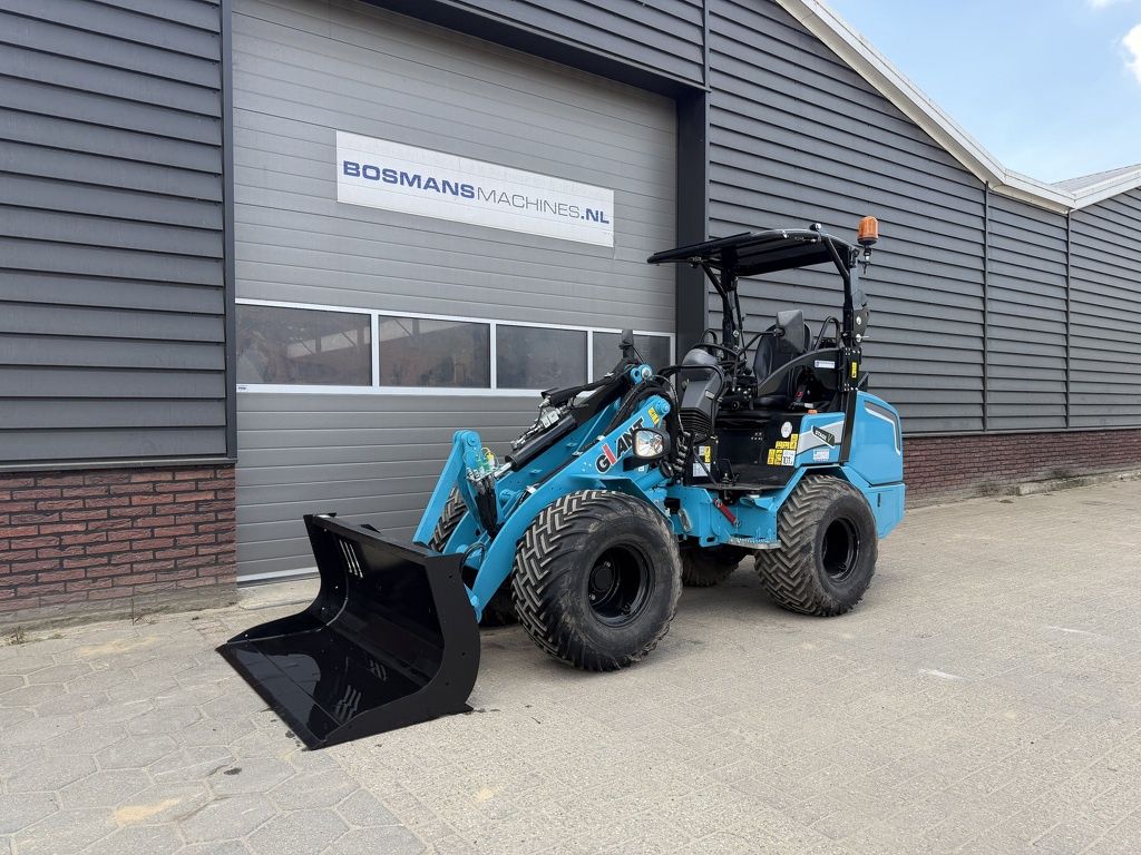 Giant G2700 X-TRA HD+ minishovel BJ 2024 1066 uur