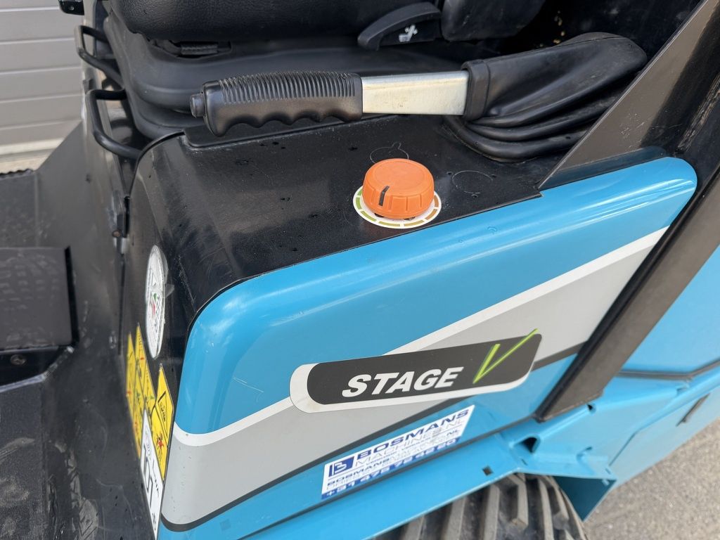 Giant G2700 X-TRA HD+ minishovel BJ 2024 1066 uur