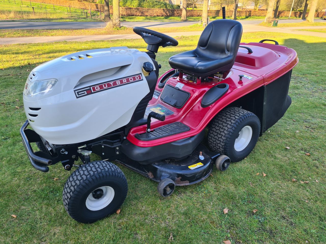 Gutbrod GLX 105 RH-K V Twin kawasaki motor.