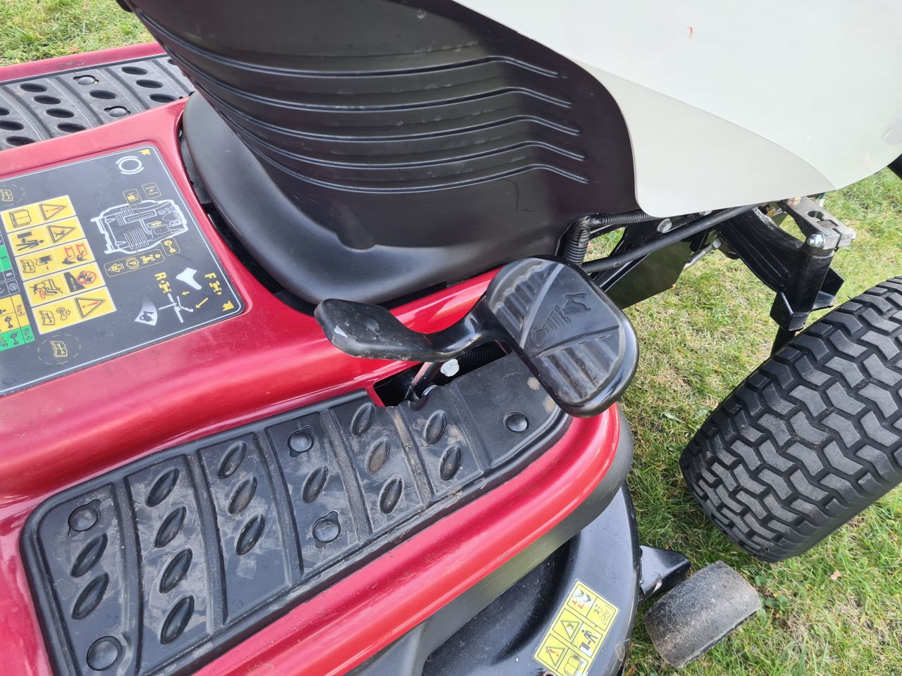 Gutbrod GLX 105 RH-K V Twin kawasaki motor.