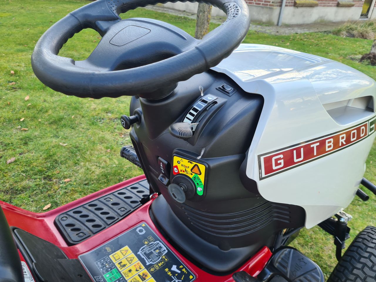 Gutbrod GLX 105 RH-K V Twin kawasaki motor.