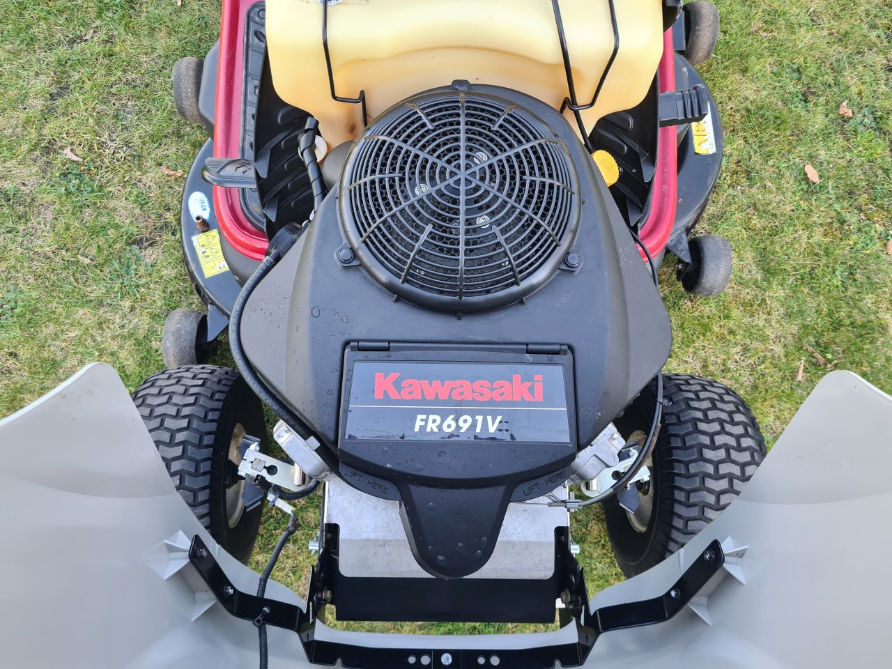 Gutbrod GLX 105 RH-K V Twin kawasaki motor.