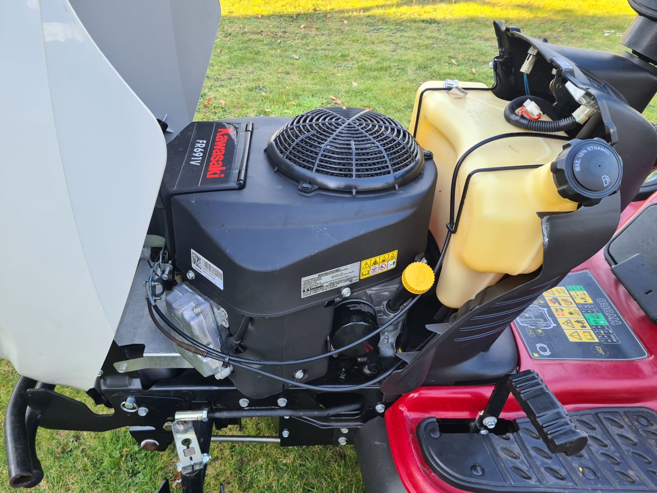 Gutbrod GLX 105 RH-K V Twin kawasaki motor.