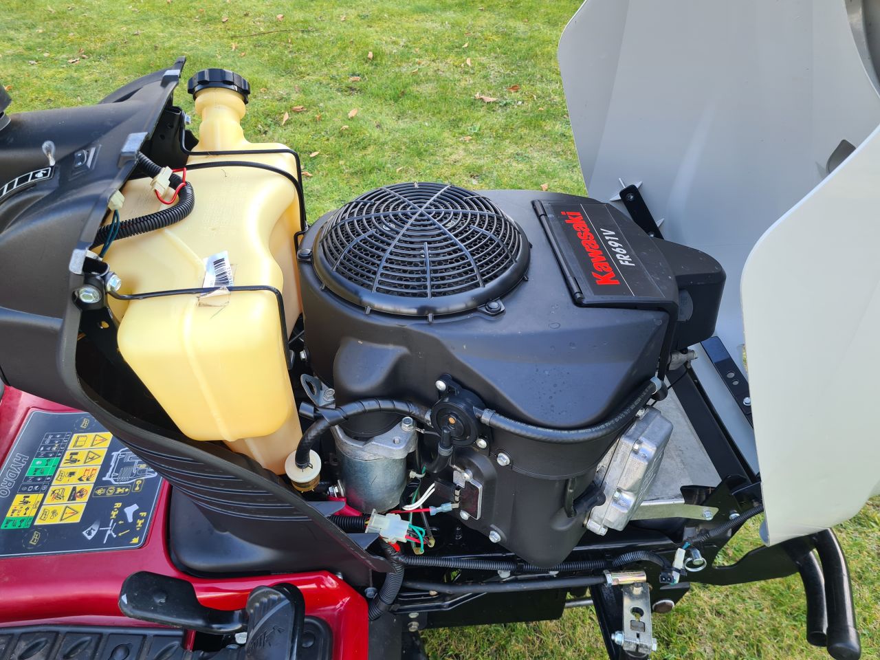 Gutbrod GLX 105 RH-K V Twin kawasaki motor.
