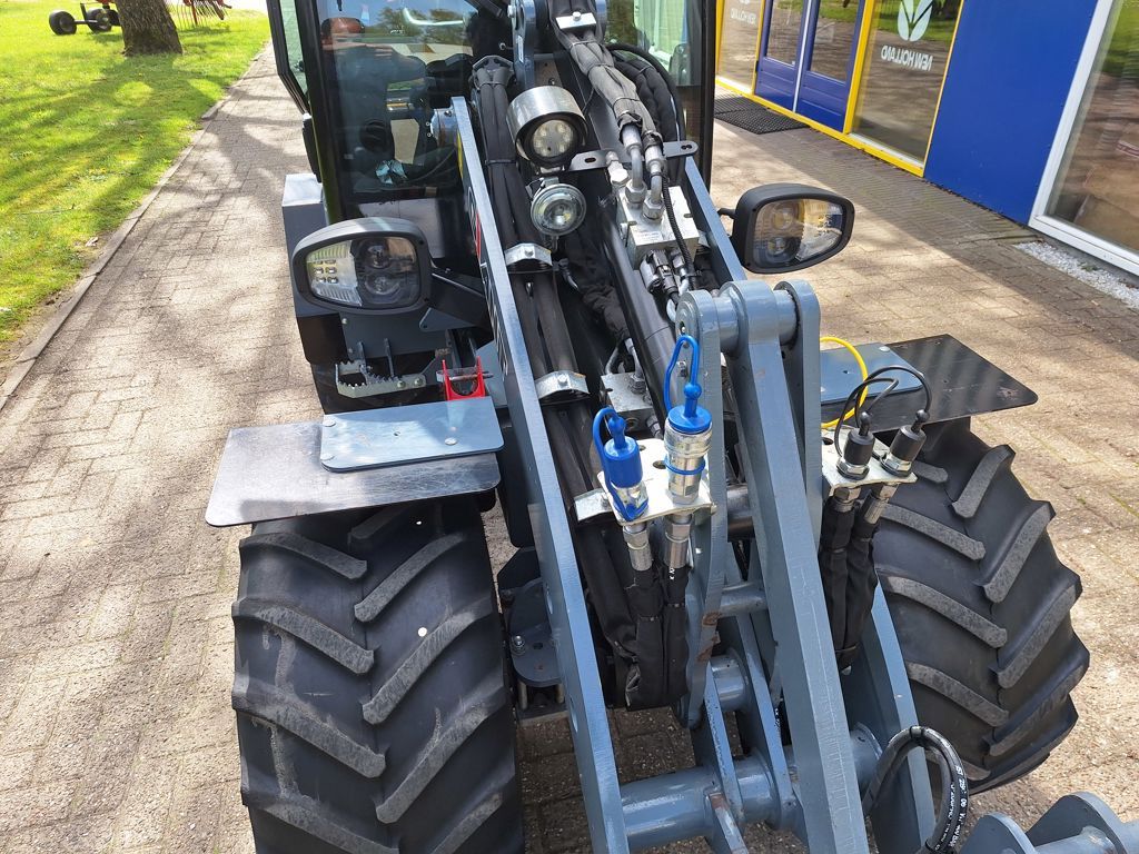 Giant G2700HD+ xtra CAB