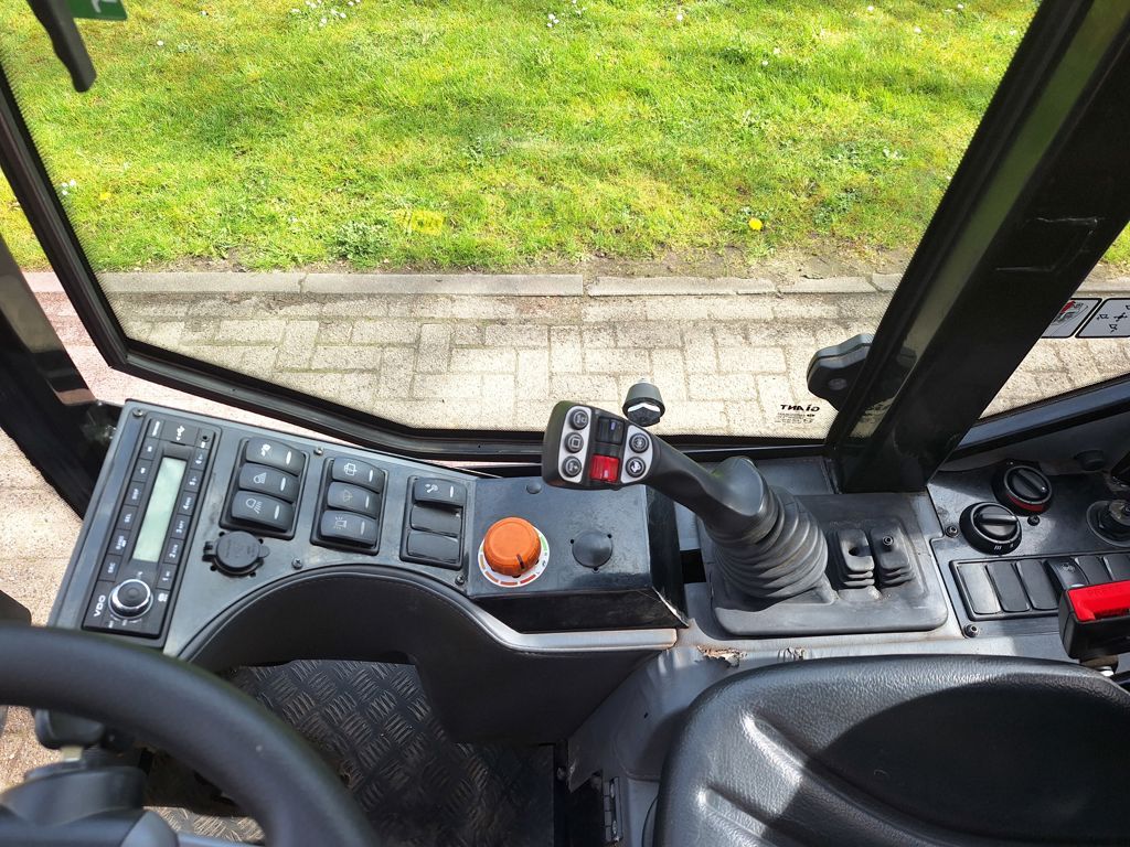 Giant G2700HD+ xtra CAB