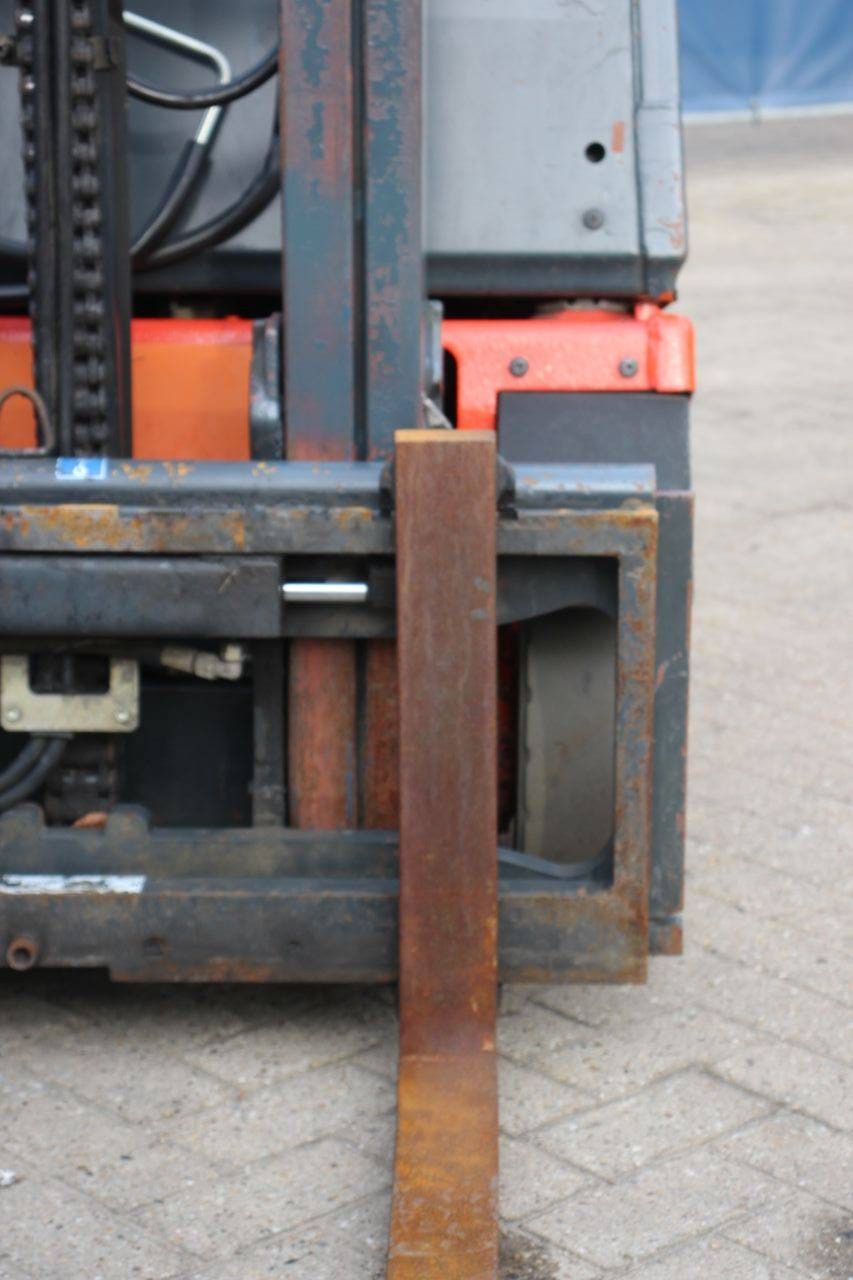 Linde H12T-03 LPG Forklift 1200kg 2001