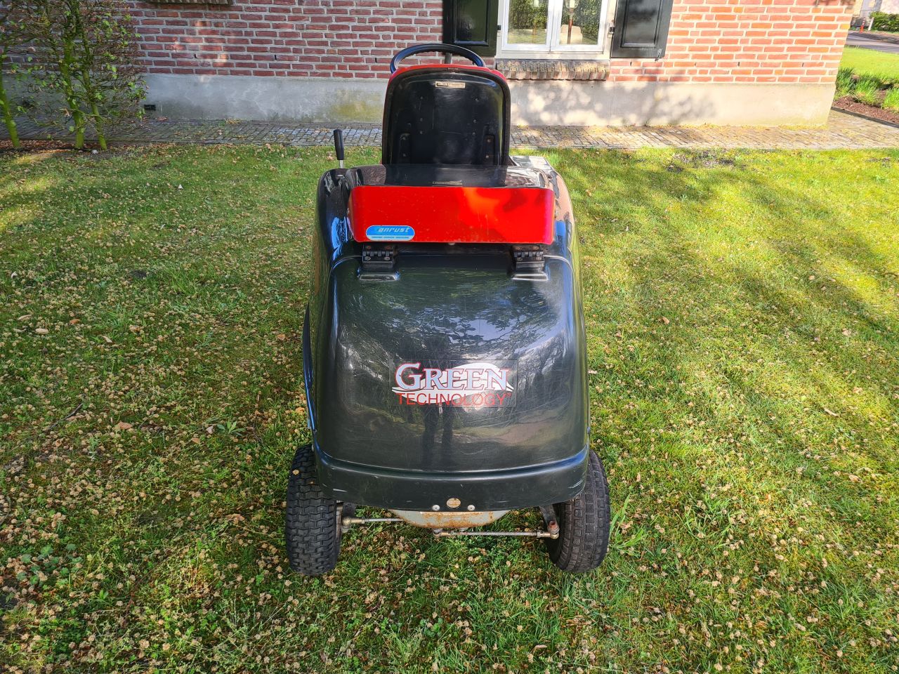 GTM frontmaaier met opvangbak hydrostaat.