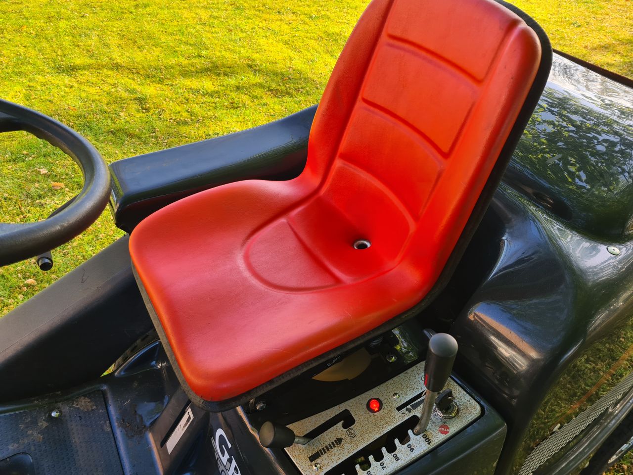 GTM frontmaaier met opvangbak hydrostaat.