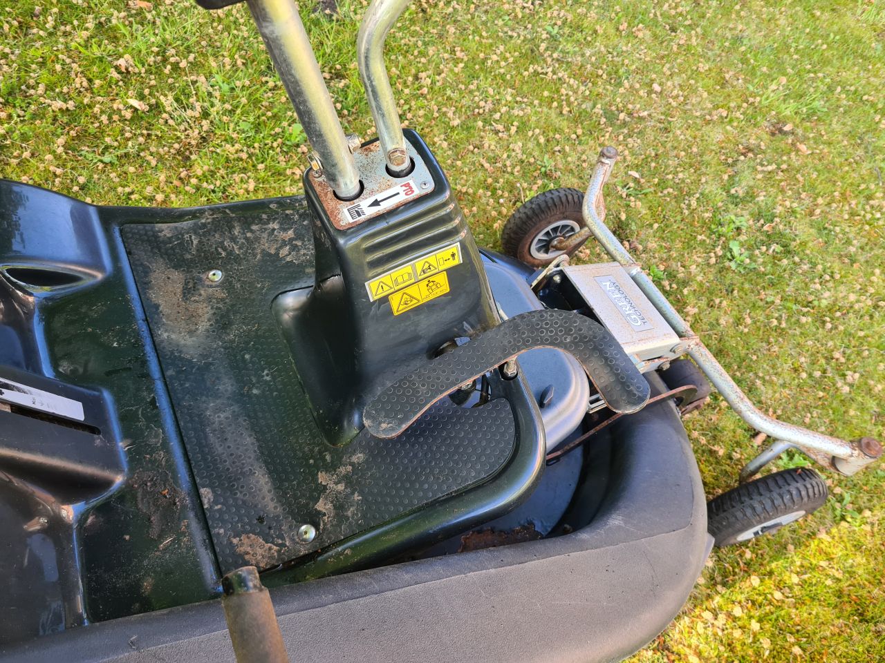 GTM frontmaaier met opvangbak hydrostaat.