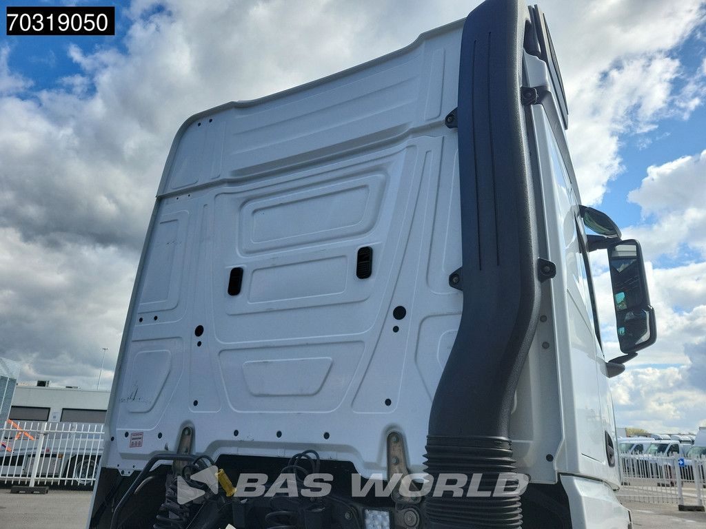 Mercedes Actros Actros 1842 4X2 NL-Truck StreamSpace 2xTanks