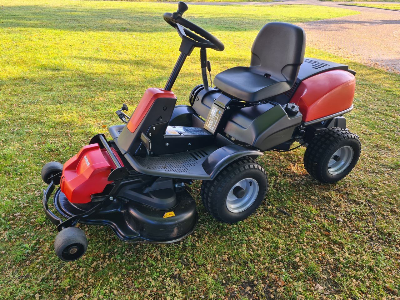 Jonsered Husqvarna FR 2213 MA frontmaaier hydrostaat.