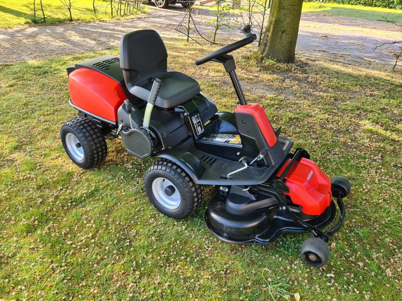 Jonsered Husqvarna FR 2213 MA frontmaaier hydrostaat.