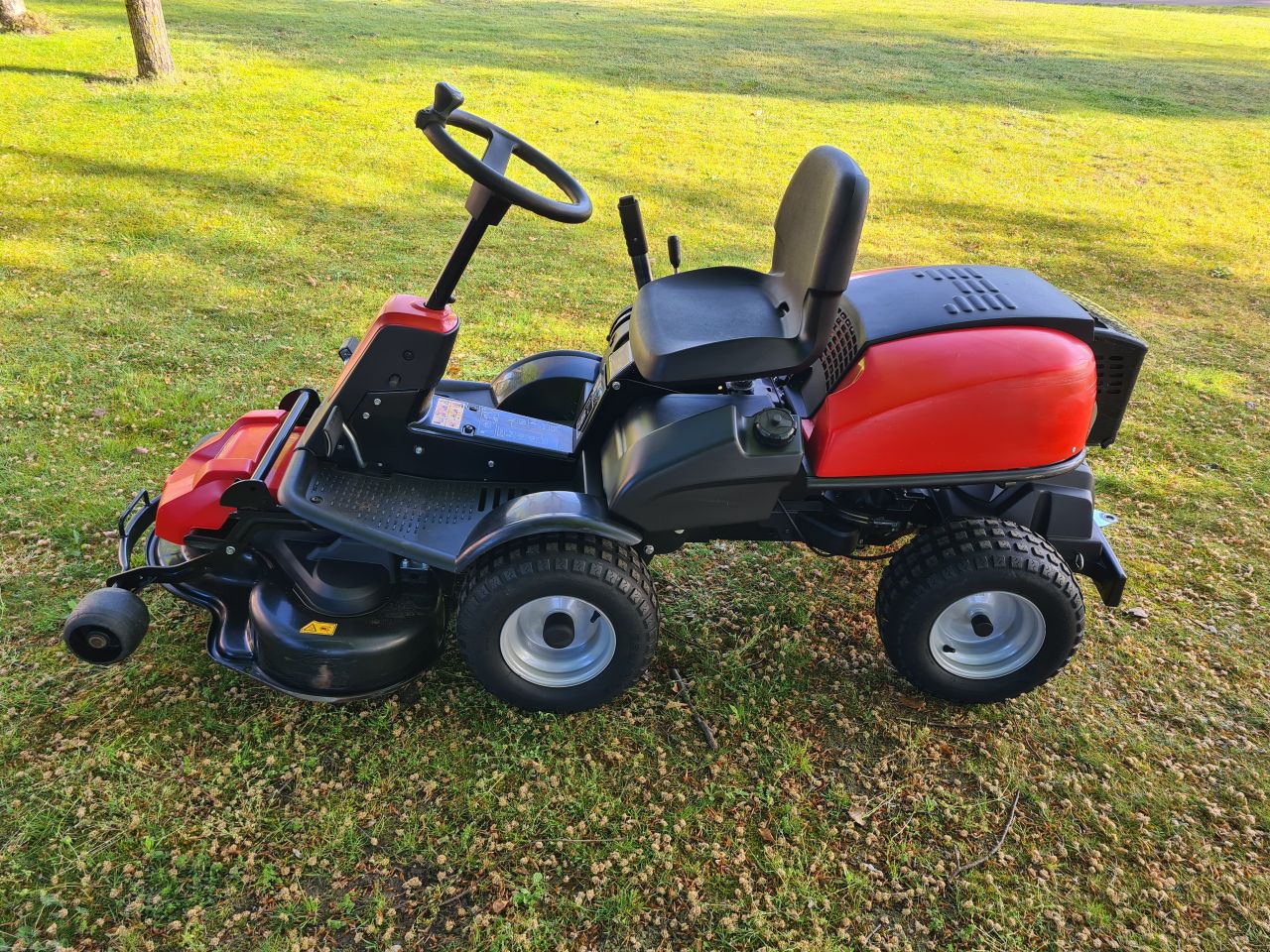 Jonsered Husqvarna FR 2213 MA frontmaaier hydrostaat.