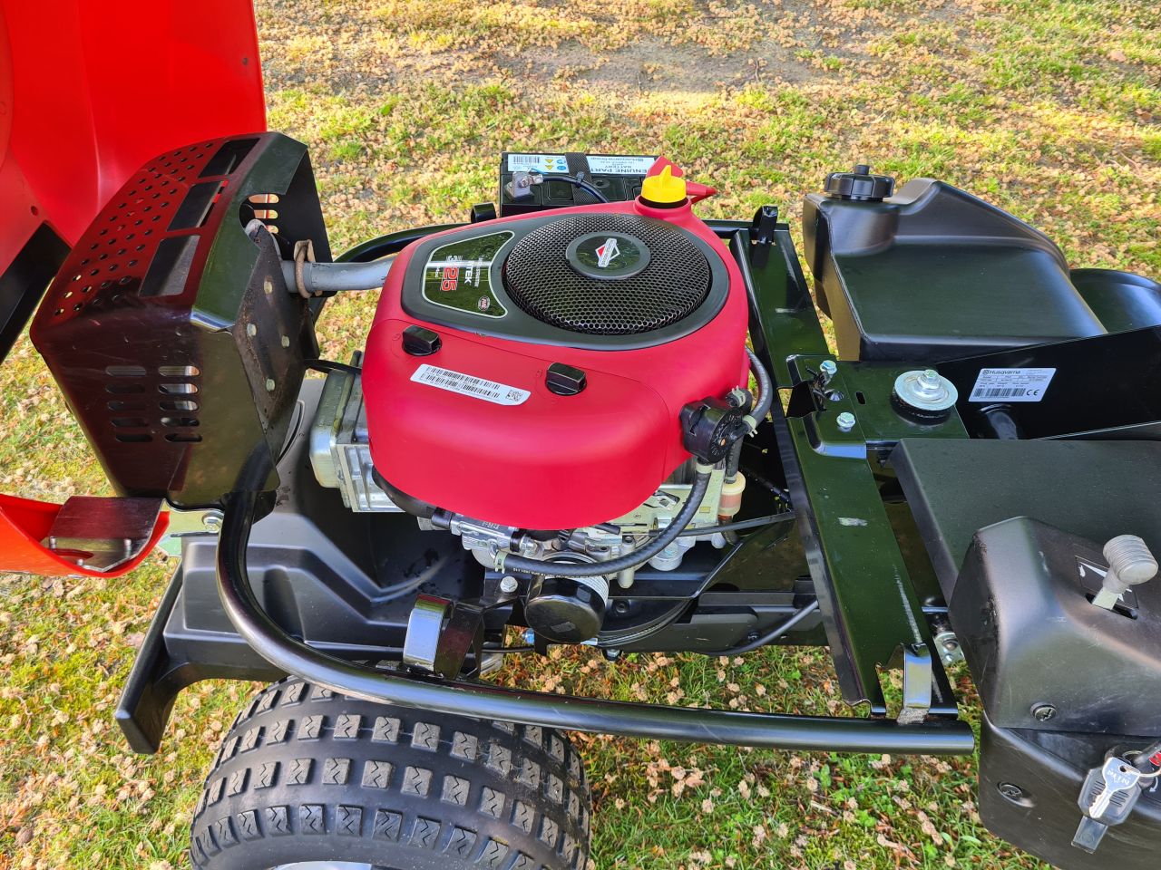 Jonsered Husqvarna FR 2213 MA frontmaaier hydrostaat.