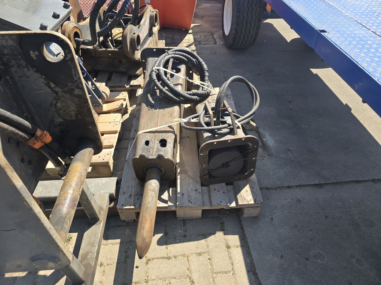 2x Hydraulische sloophamer 2,5 tot 10 ton