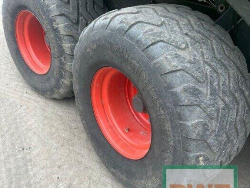 Claas Quadrant 5300 FC