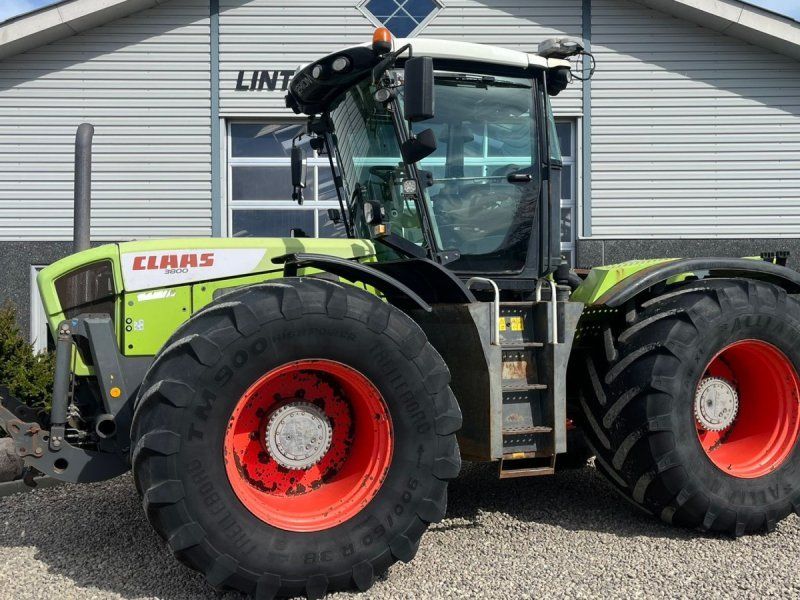 Claas XERION 3800 Med frontlift